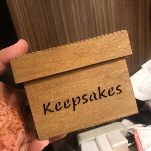 Wooden keepsakes box